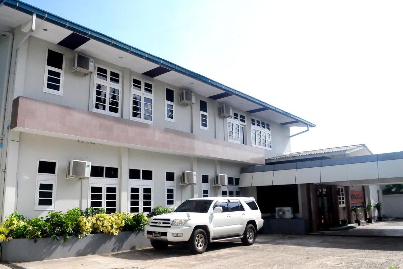 Hotel Innya Yangon Exterior foto